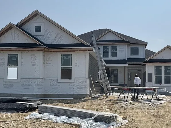 2453 Cedar Bluffs DRIVE, Slinger, WI 53086