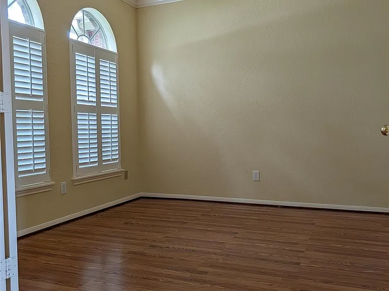 6018 Briar Hill Ct — Photo 4