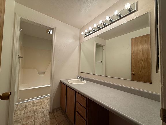 3rd image of 5869 N Garrett St #E
