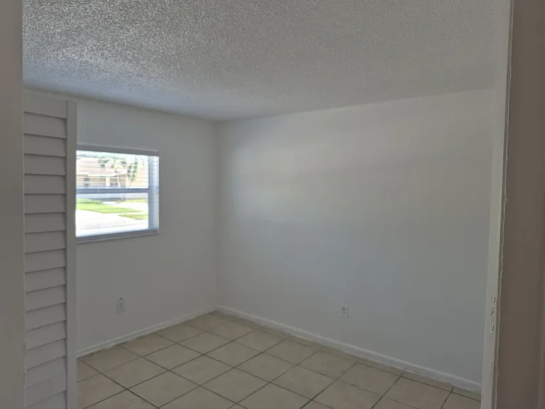 3661 SW 60th Ave — Photo 10