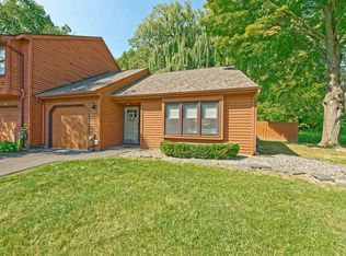 528 Townwood Dr, Albany, NY 12203