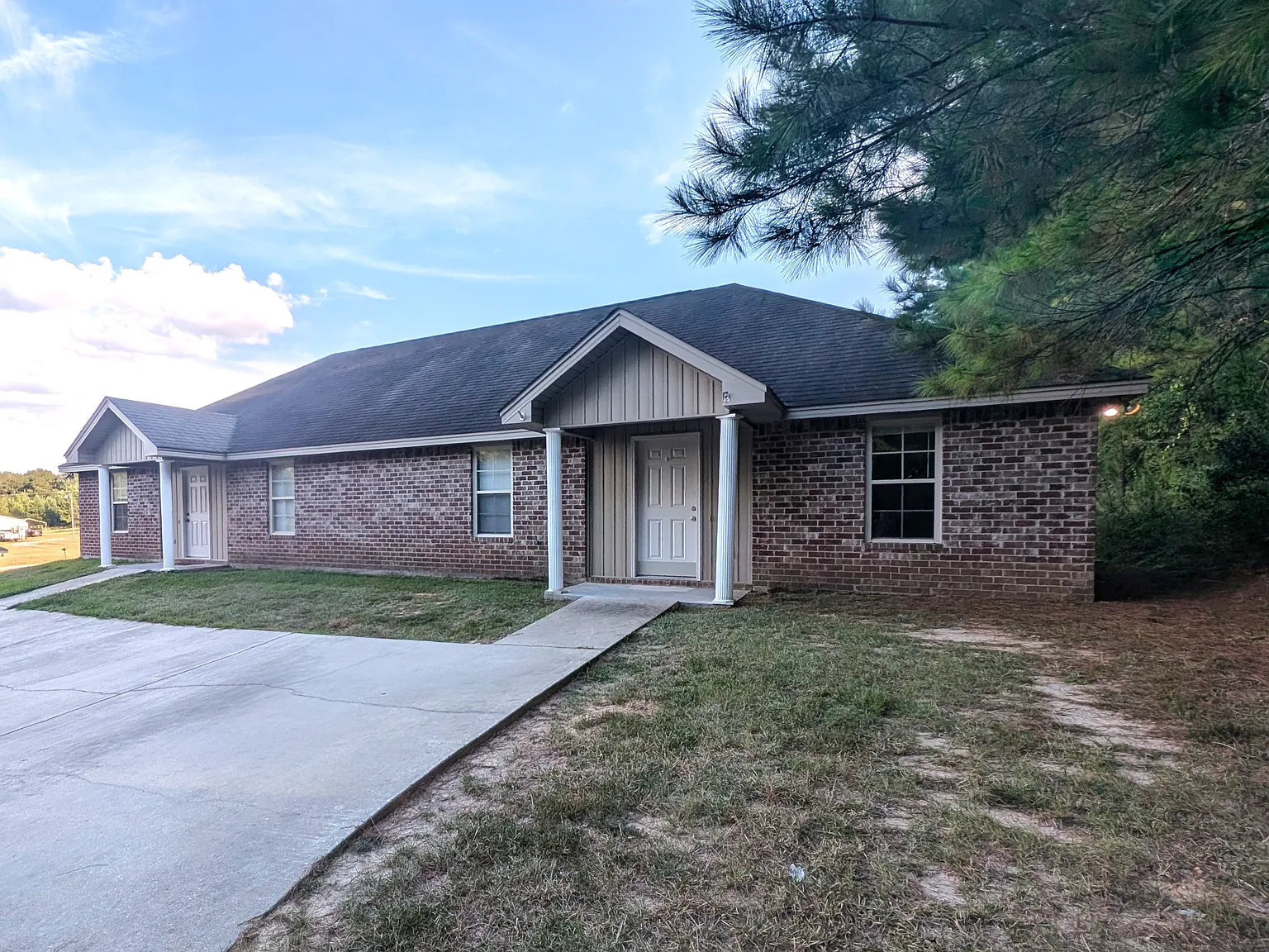 2 bed, 1250 sqft, $995 — Photo 1