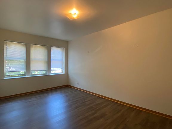2nd image of 4007 W Waveland Ave #2
