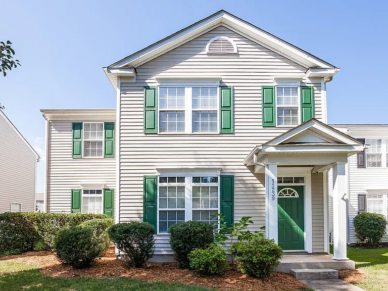 11239 Heritage Green Dr — Photo 1