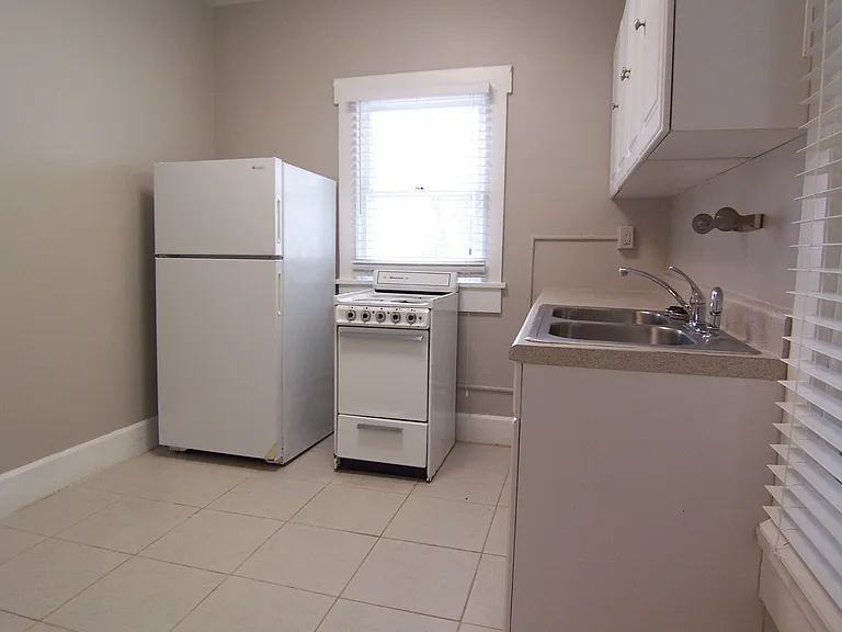 125 8th Ave N #6 — Photo 5