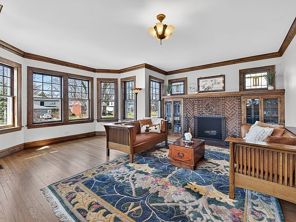 3rd image of 323 N Prospect Ave