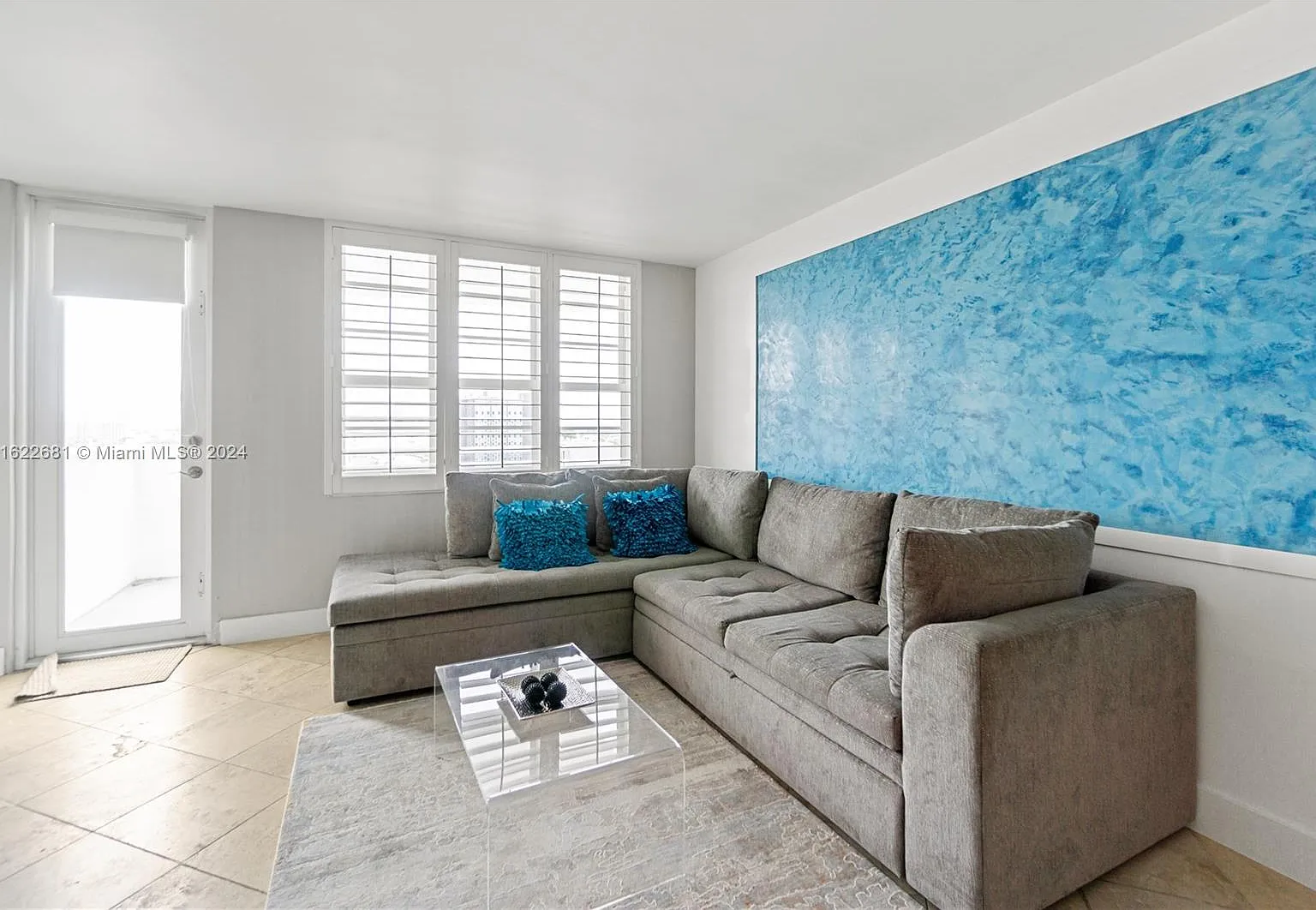 The Decoplage Condo — Photo 2
