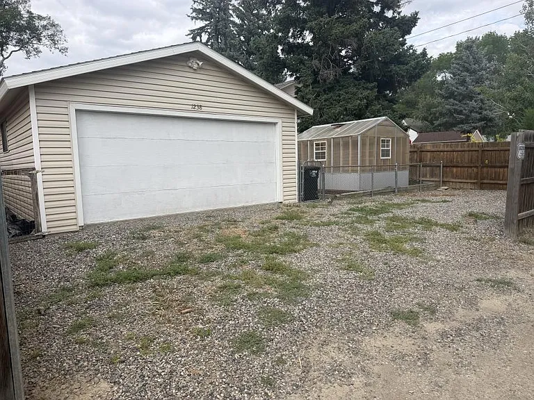 1238 Princeton Ave — Photo 10