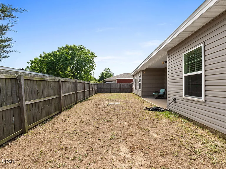 5206 Robins Ct — Photo 38