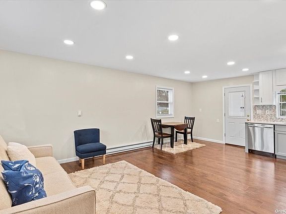 4th image of 51 Brushwood Dr