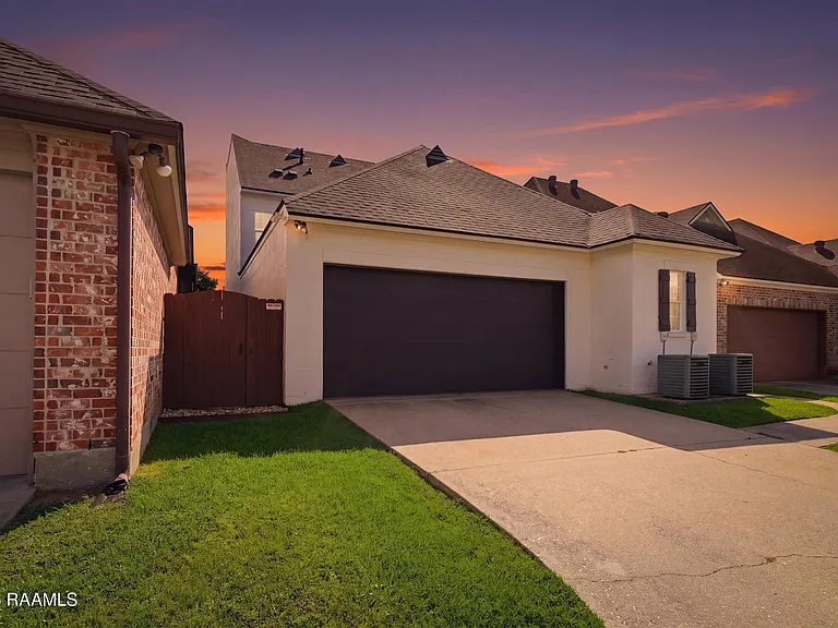 406 Harbor Bend Blvd — Photo 8
