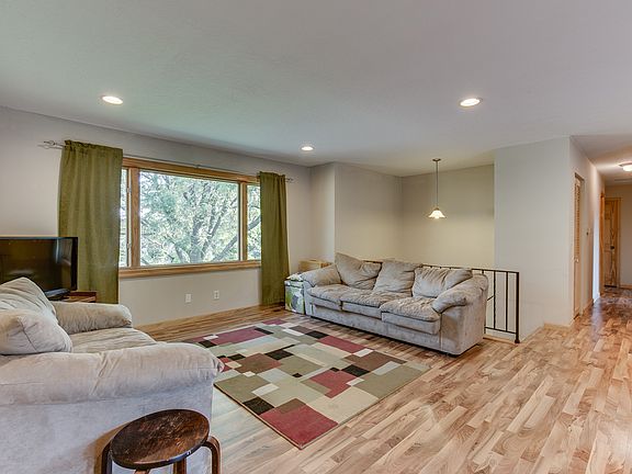 2nd image of 2410 Friendship Ln