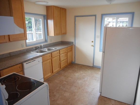 2nd image of 6145 Outlook Ave