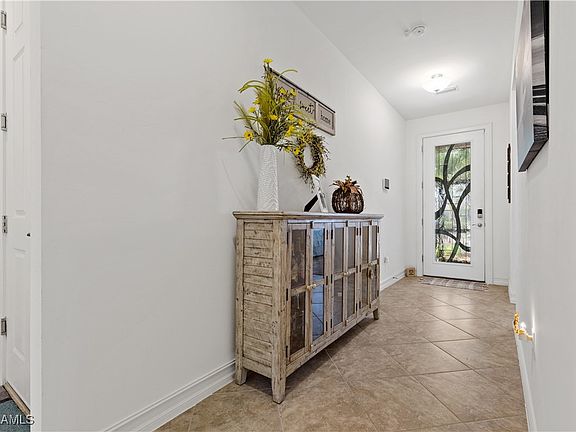 5th image of 3071 Amadora Cir