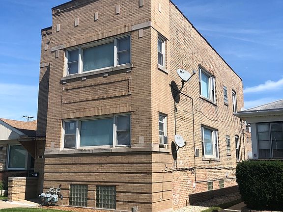 2nd image of 1015 32nd Ave APT 2