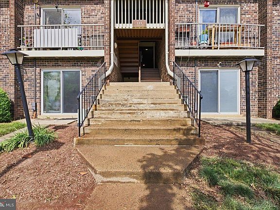 3rd image of 121 N Fillmore Ave Unit 1