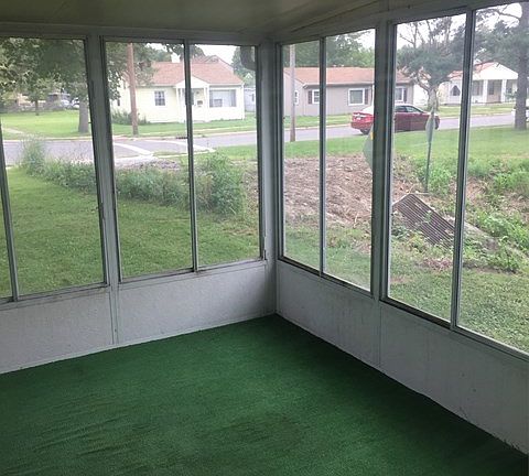 5th image of 1041 Woodrow Ave