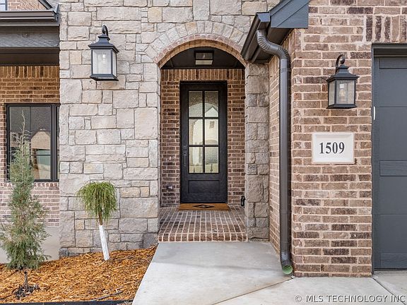2nd image of 1509 Pinecrest Dr