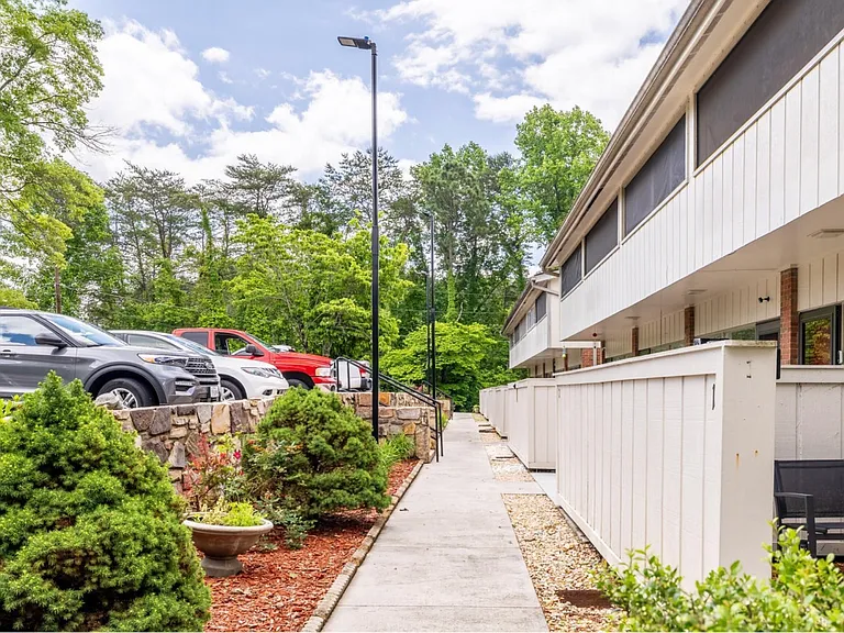 2806 Suncrest Rd #6 — Photo 30