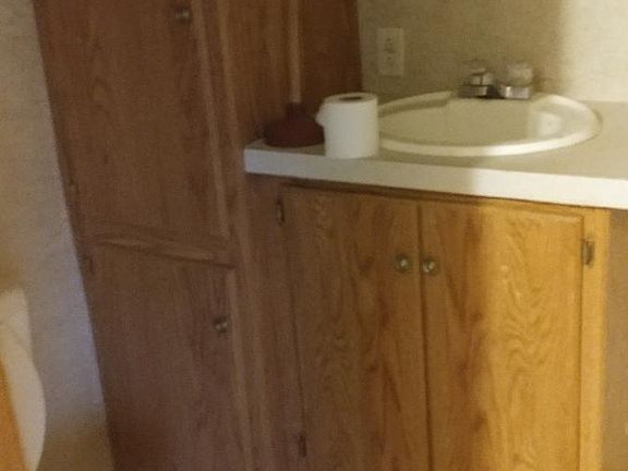 4th image of 2063 Woodale Ave