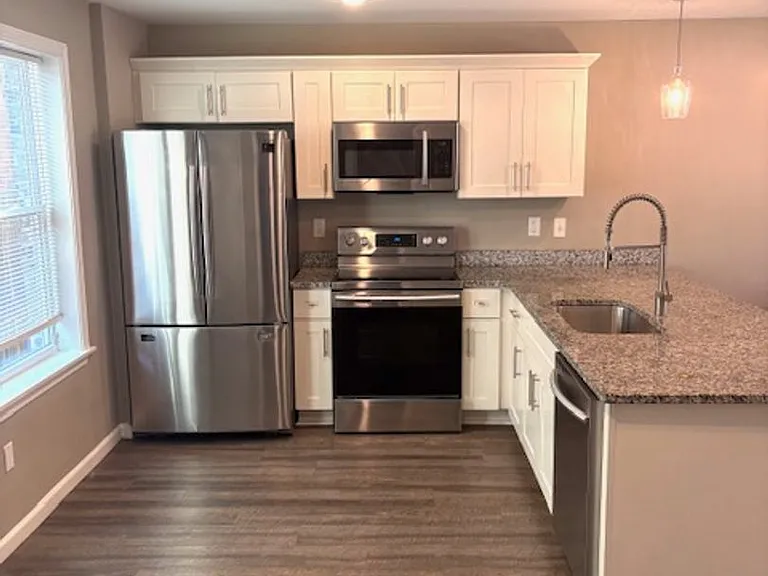 613 Brister St #103 — Photo 7