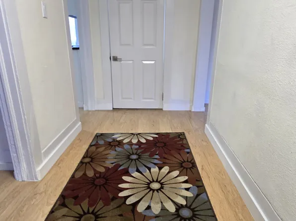 712 Downing St #B, New Smyrna Beach, FL 32168