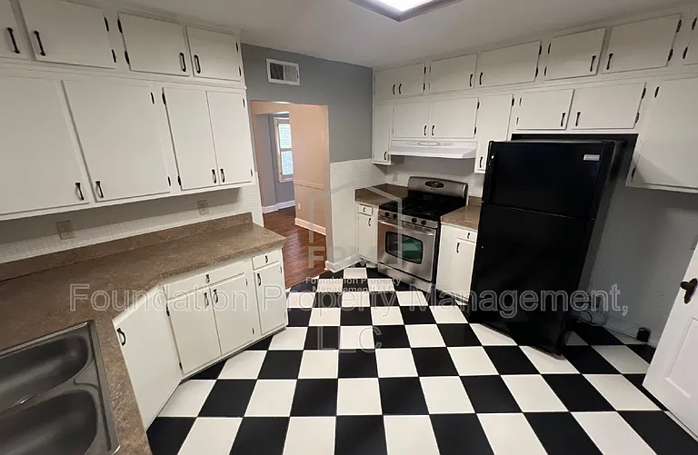 252 E Edwin Cir — Photo 3