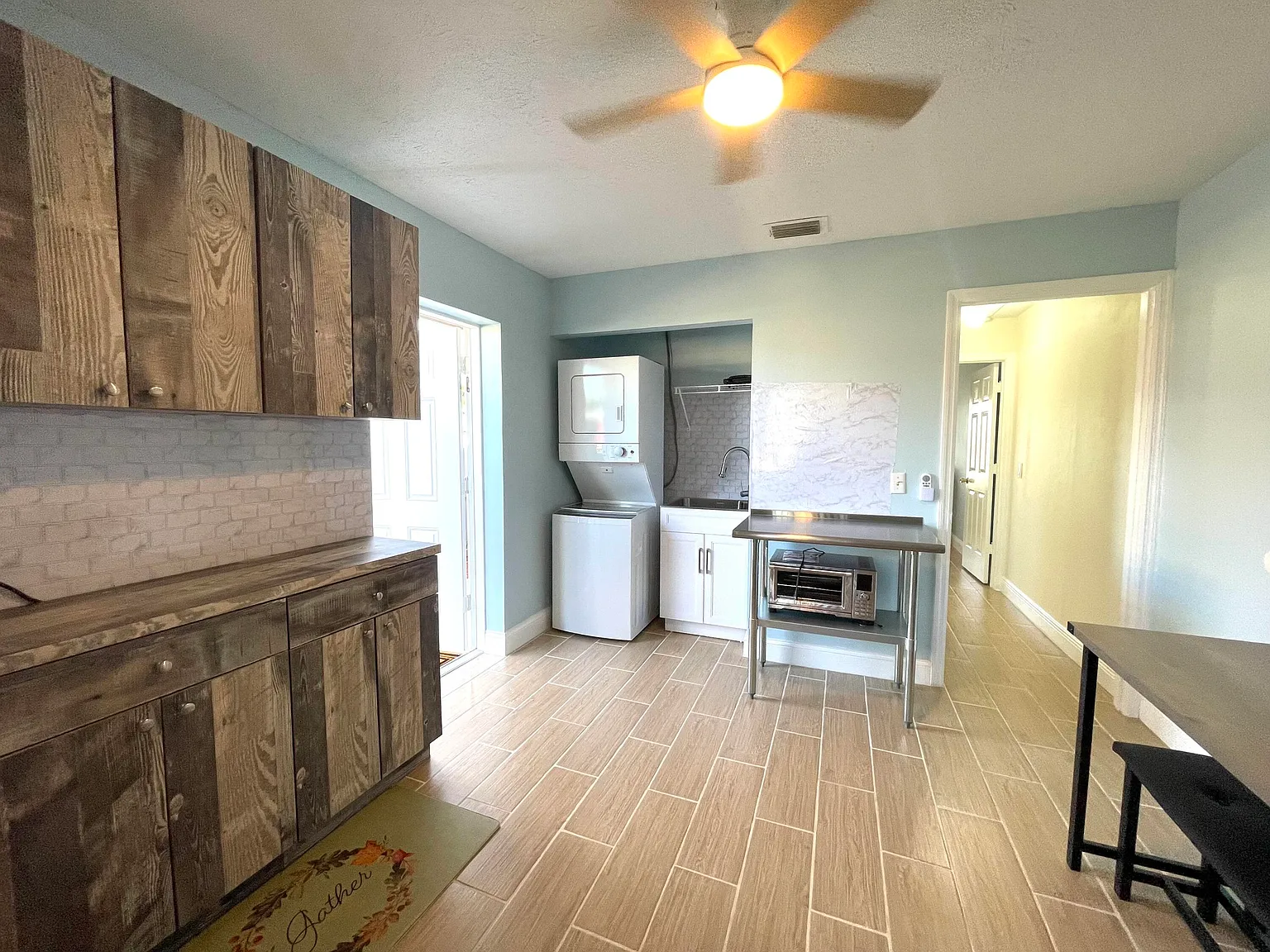 1 bed, 1.0 bath, 385 sqft, $1,450 — Photo 2