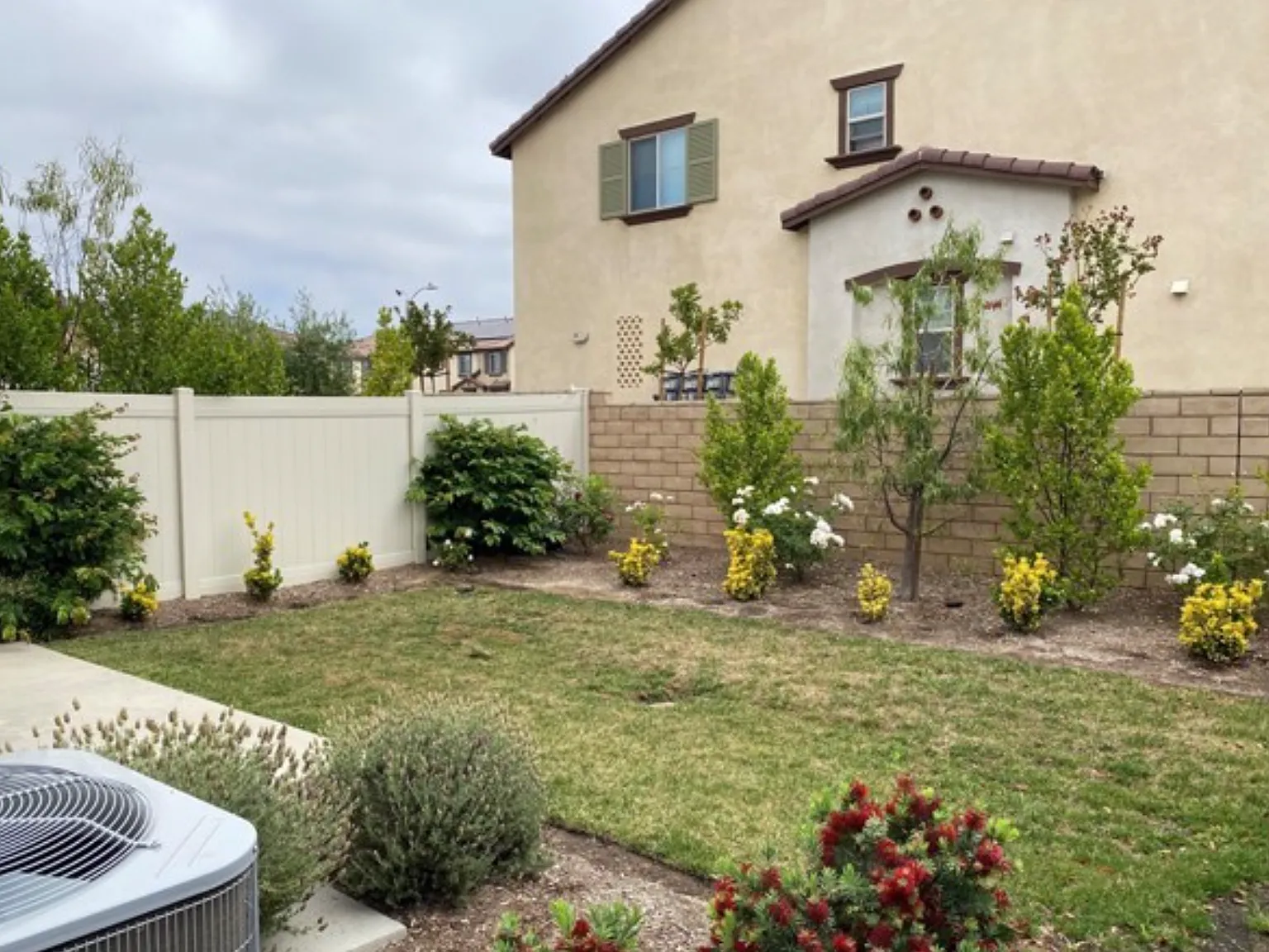 4 bed, 2028 sqft, $3,300 — Photo 3