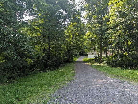 4th image of 731 Hidden Valley Rd