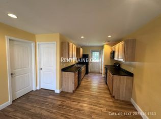 11 Basketball Ct, Bangor, ME 04401