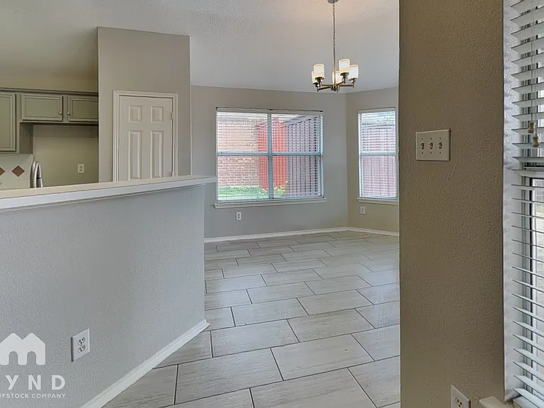 4611 Basil Dr — Photo 5