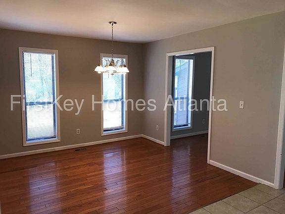 2nd image of 4671 Kings Crossing Dr
