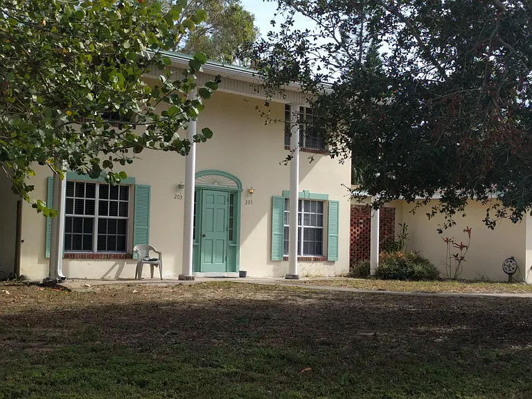 School Rd — Photo 2