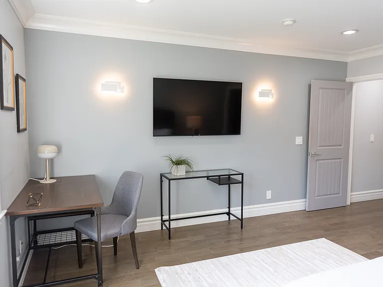 1020 Fonthill Ave — Photo 16