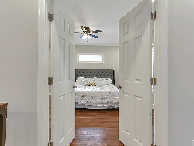 1378 Lakewood Ave SE — Photo 17