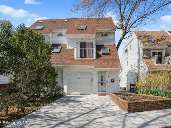 105 Tompkins Cir, Staten Island, NY 10301