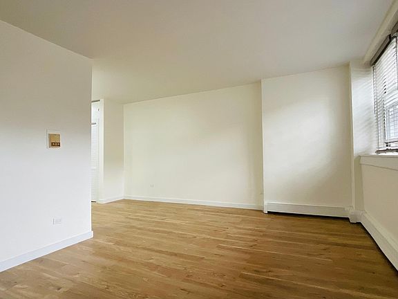 4th image of 2555 E 12th St