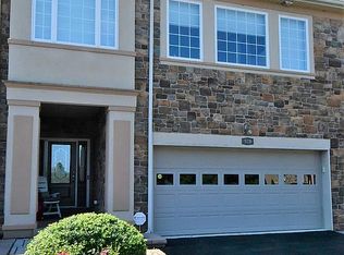 920 Greenhouse Dr, Bethlehem, PA 18017