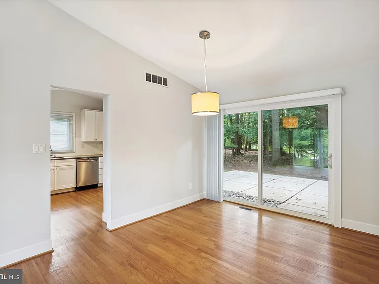 8206 Stone Trail Dr — Photo 15