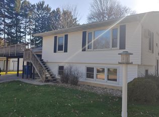 105 14th Ave, Baraboo, WI 53913