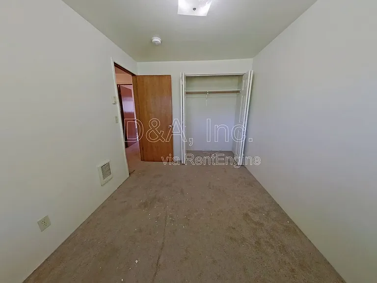 108 NE Conifer Blvd #3 — Photo 5