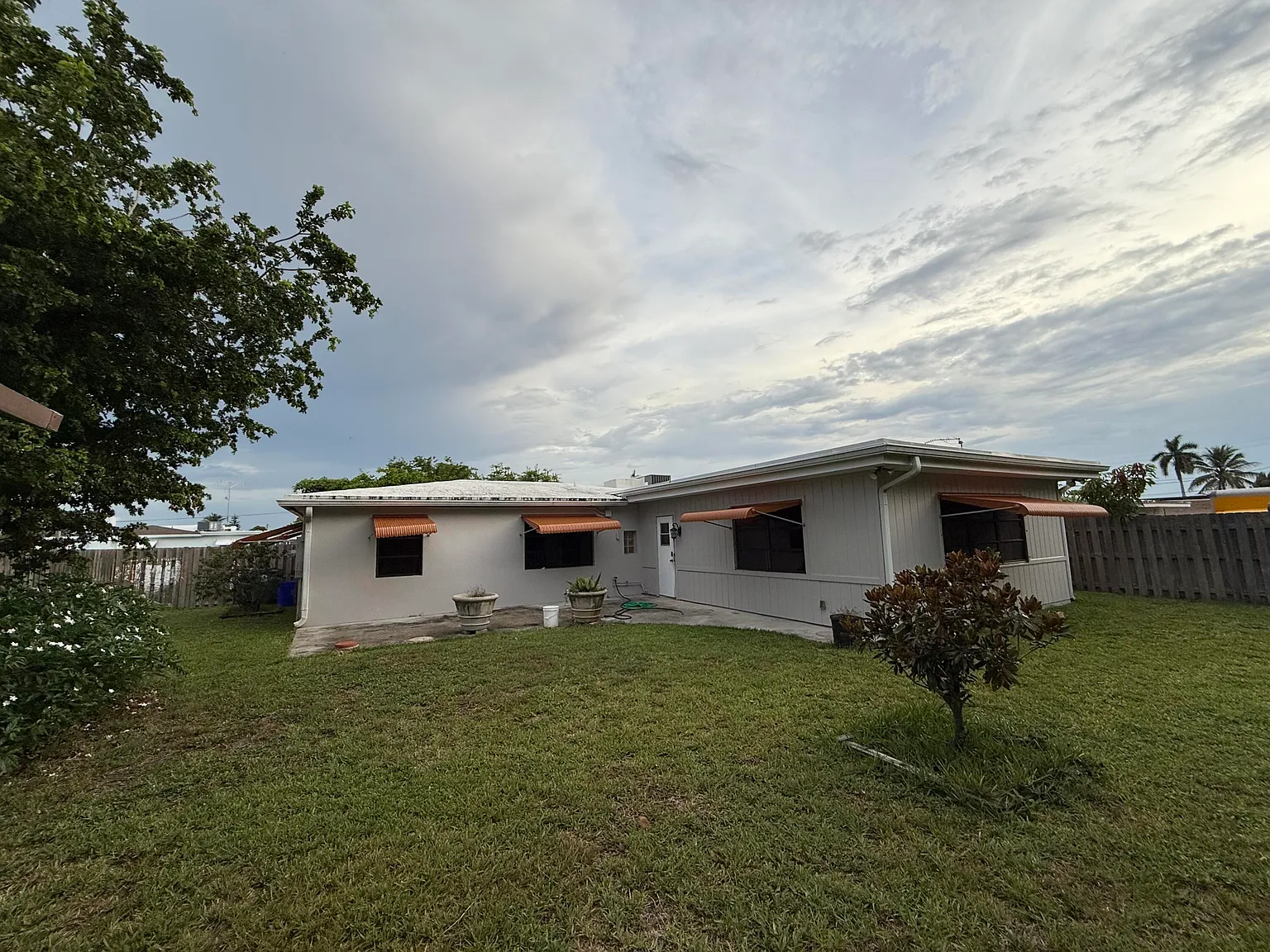 4 bed, 2.0 bath, 1546 sqft, $3,200 — Photo 2