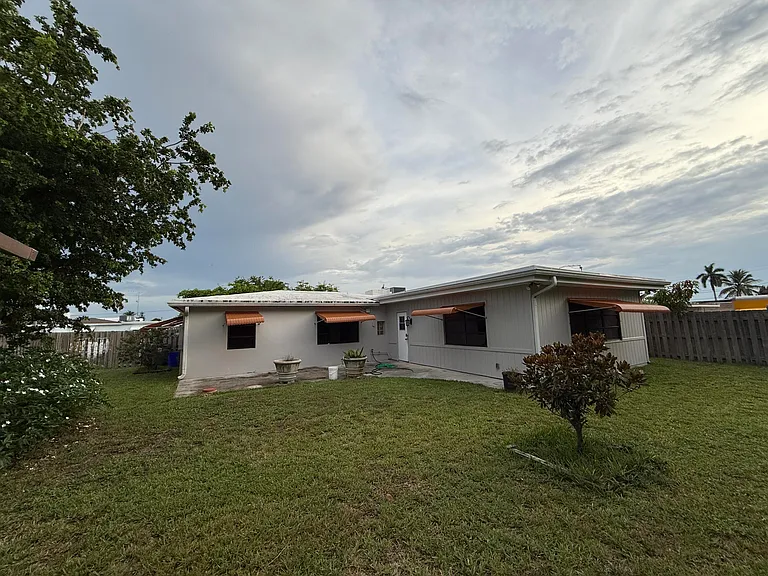 817 Elm Rd — Photo 2