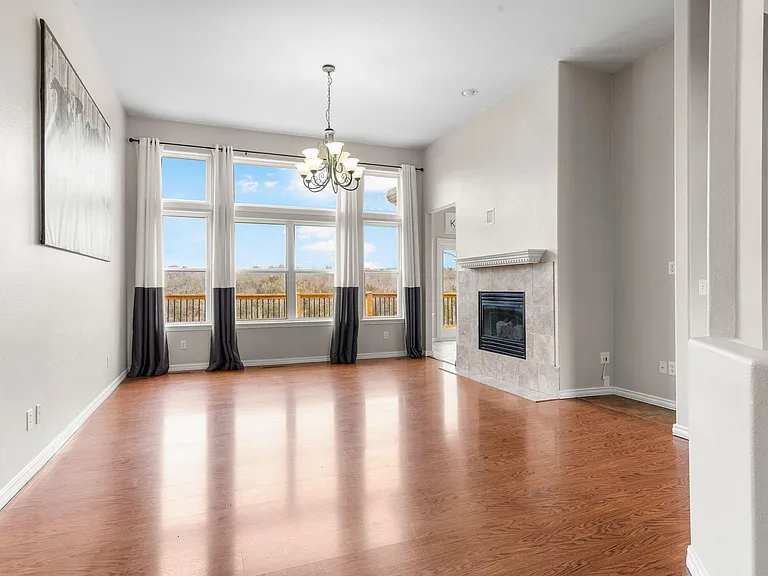 852 Silvercliff Way — Photo 18