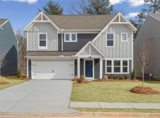 847 Crystal Lake Pkwy, Hoschton, GA 30548