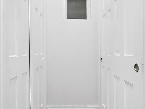 5th image of 759 Putnam Ave APT 1R