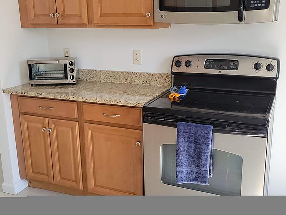 5th image of 133 Portland Ave Unit 2