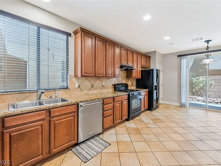 8456 Trudeau Ave — Photo 9