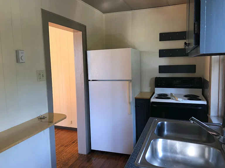 106 E 4th St #7 — Photo 8